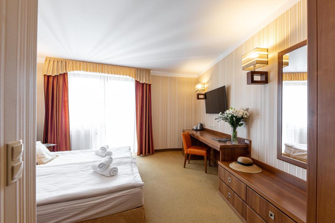 Dworek Morski Spa & Wellness Мельно Экстерьер фото
